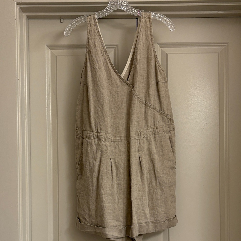 Esby Linen Romper - image 3